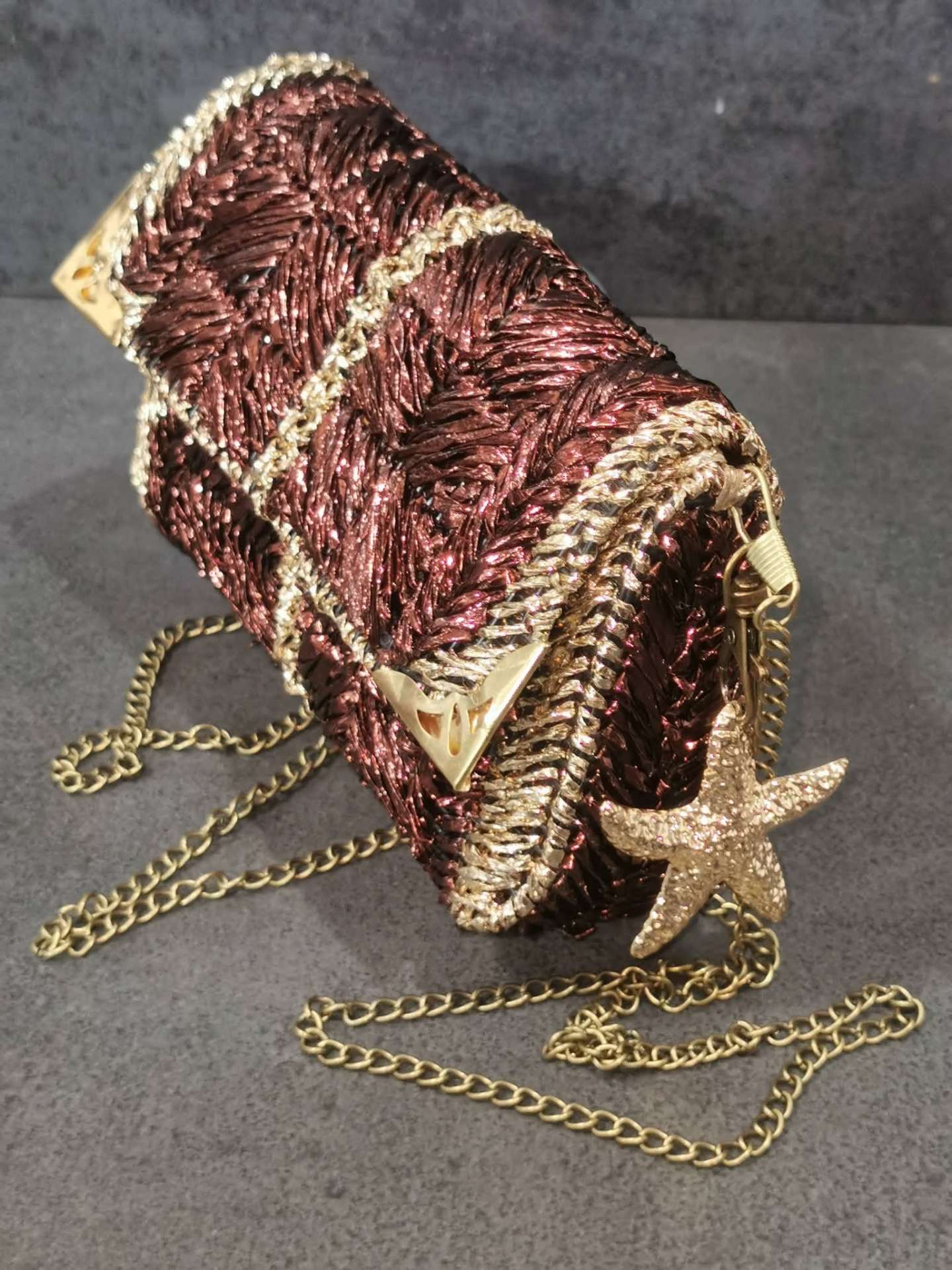 Gentuță de seară „Bordo & Gold” cu stea de mare – produs handmade Jeraima, lucrat manual pe comandă